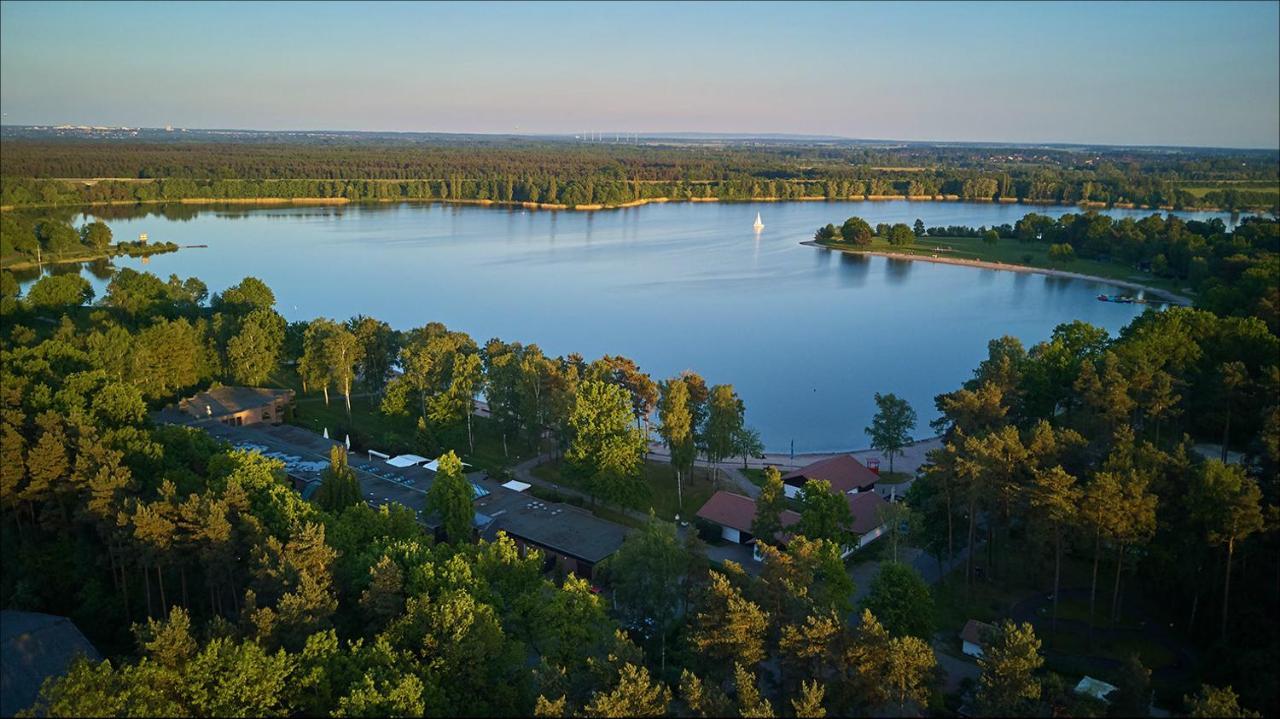 Seehotel Am Tankumsee Isenbuettel Exterior photo